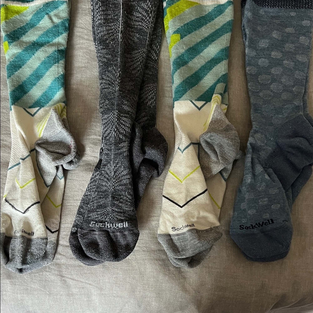 Sockwell women’s compression socks, size medium-large